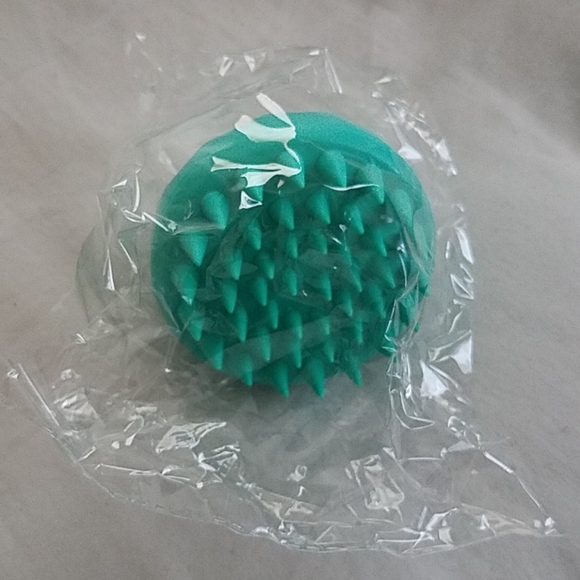 New Silicone Head and Scalp Massager - Picture 5 of 7